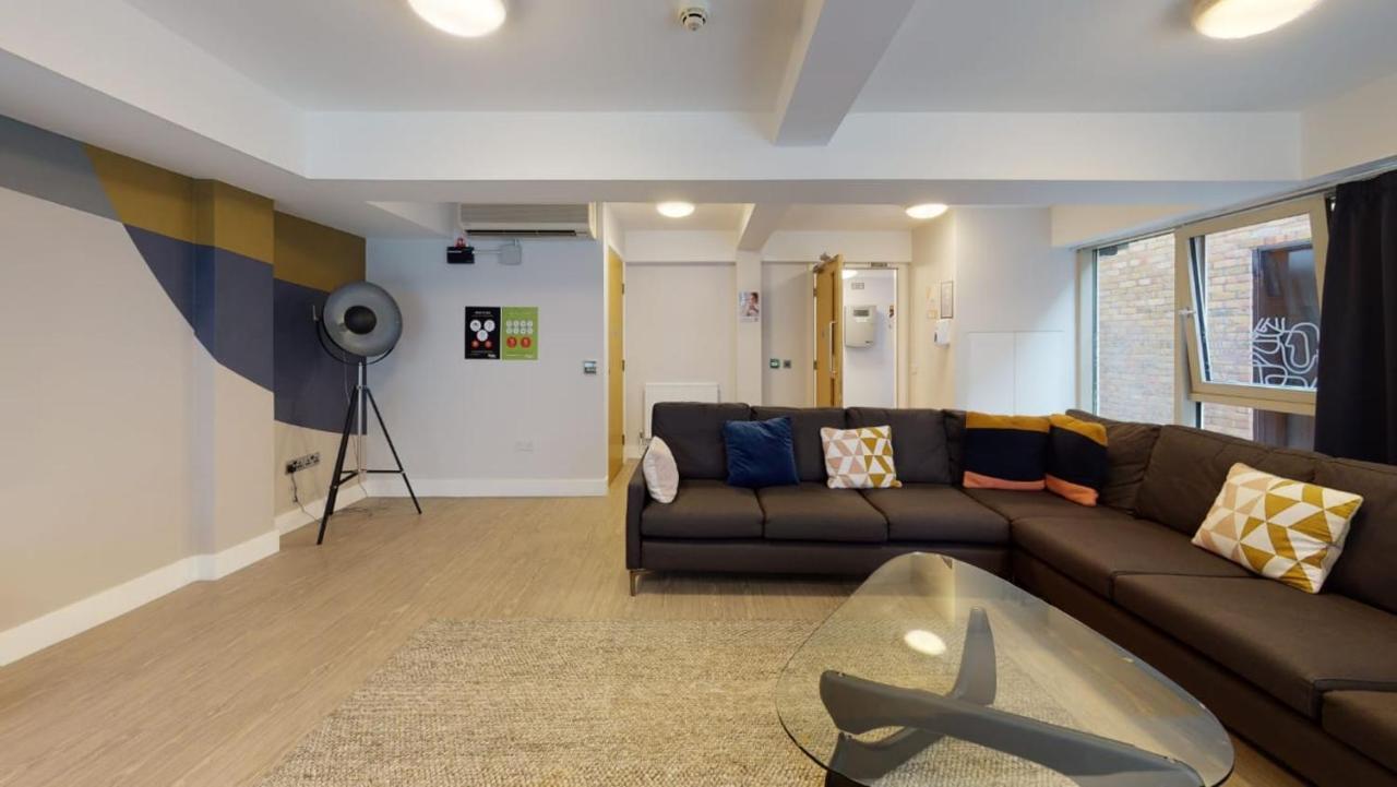 For Students Only Contemporary Studios At Iq Hoxton In London Bagian luar foto